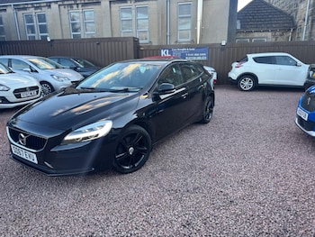 Used Volvo V40 2017 for sale - 76085253: Photo