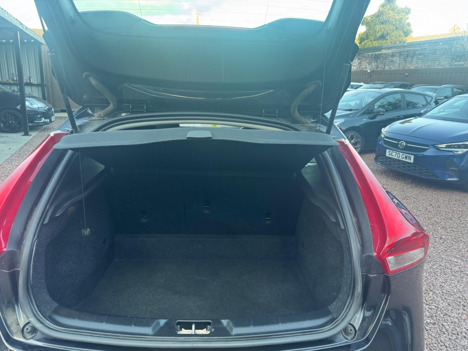 Used Volvo V40 2017 for sale - 76085253: Photo 9