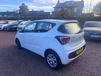 Used Hyundai i10 2017 for sale - 76562325: Photo
