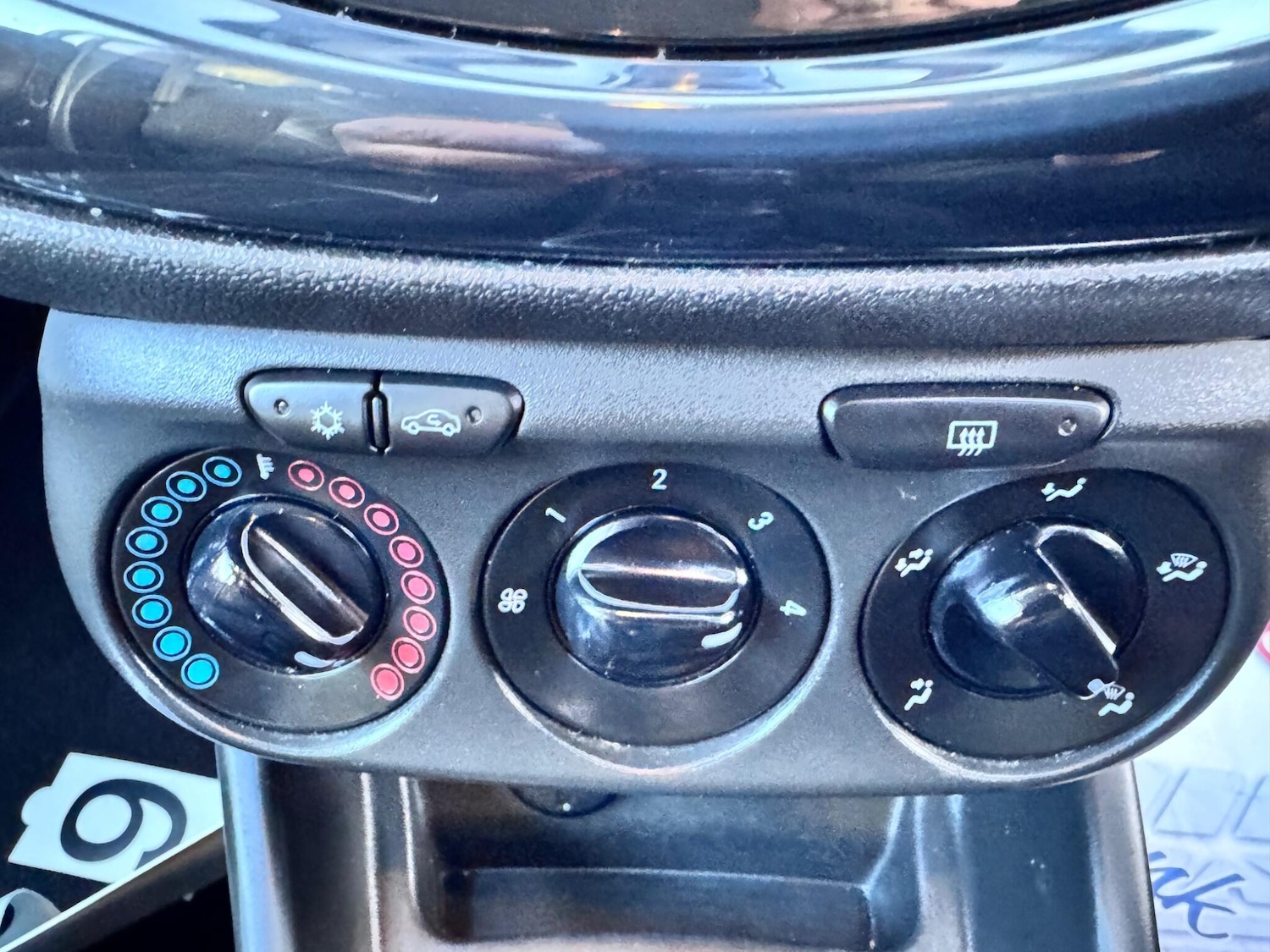 Used Vauxhall Corsa 2015 for sale - 77670550: Photo 24