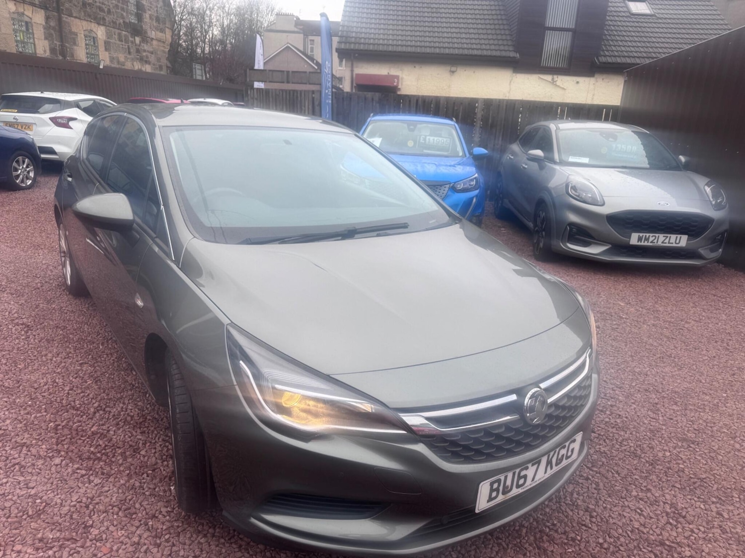 Used Vauxhall Astra 2017 for sale - 76659362: Photo 2