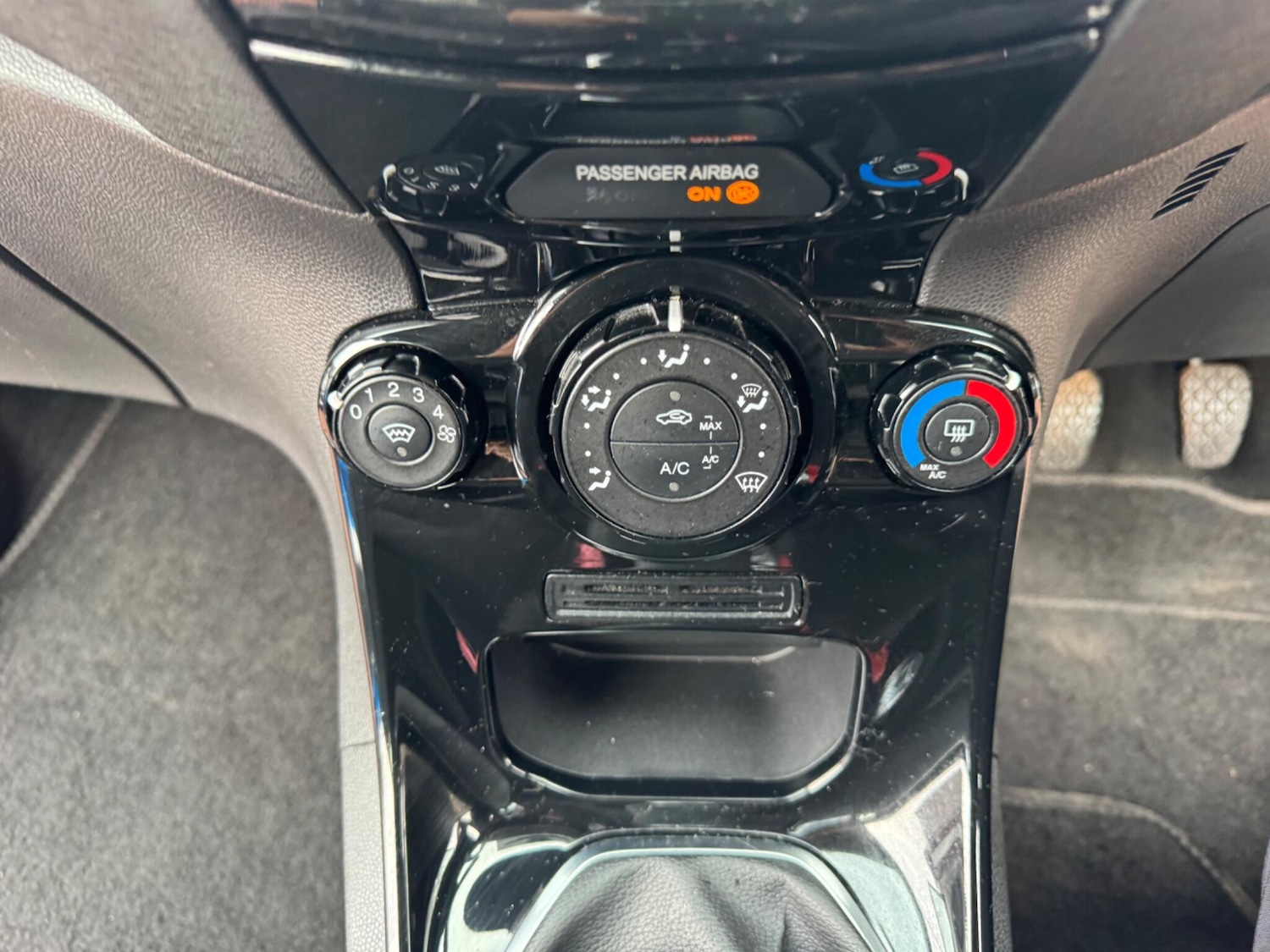 Used Ford Fiesta 2016 for sale - 76109085: Photo 28