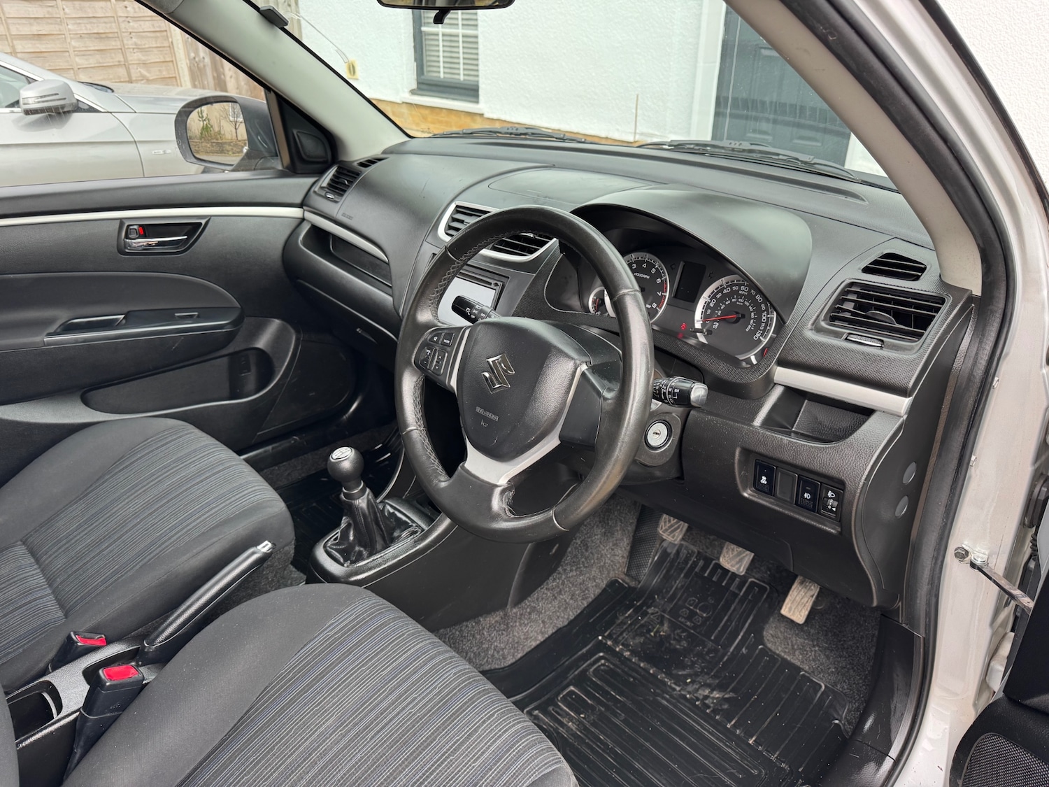 Used Suzuki Swift 2015 for sale - 77804913: Photo 10