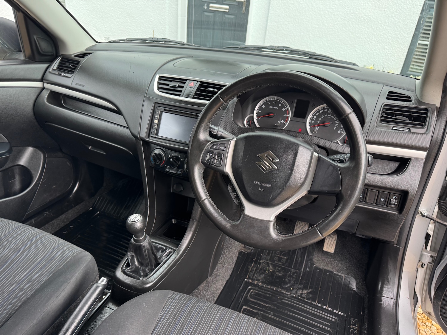 Used Suzuki Swift 2015 for sale - 77804913: Photo 11