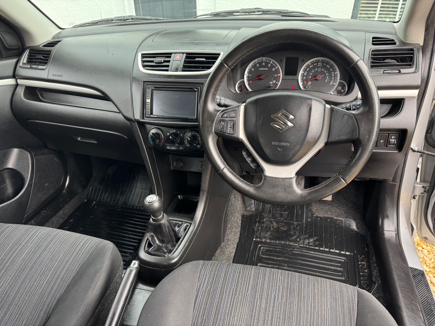 Used Suzuki Swift 2015 for sale - 77804913: Photo 15