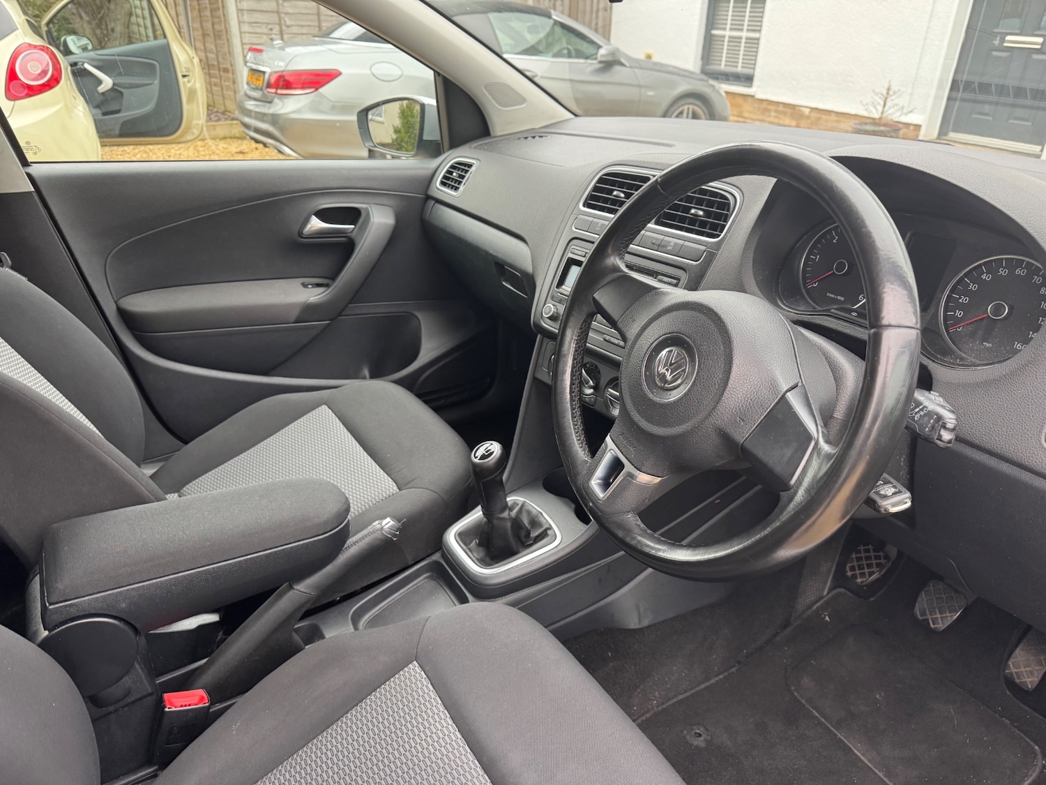 Used Volkswagen Polo 2011 for sale - 77327187: Photo 9