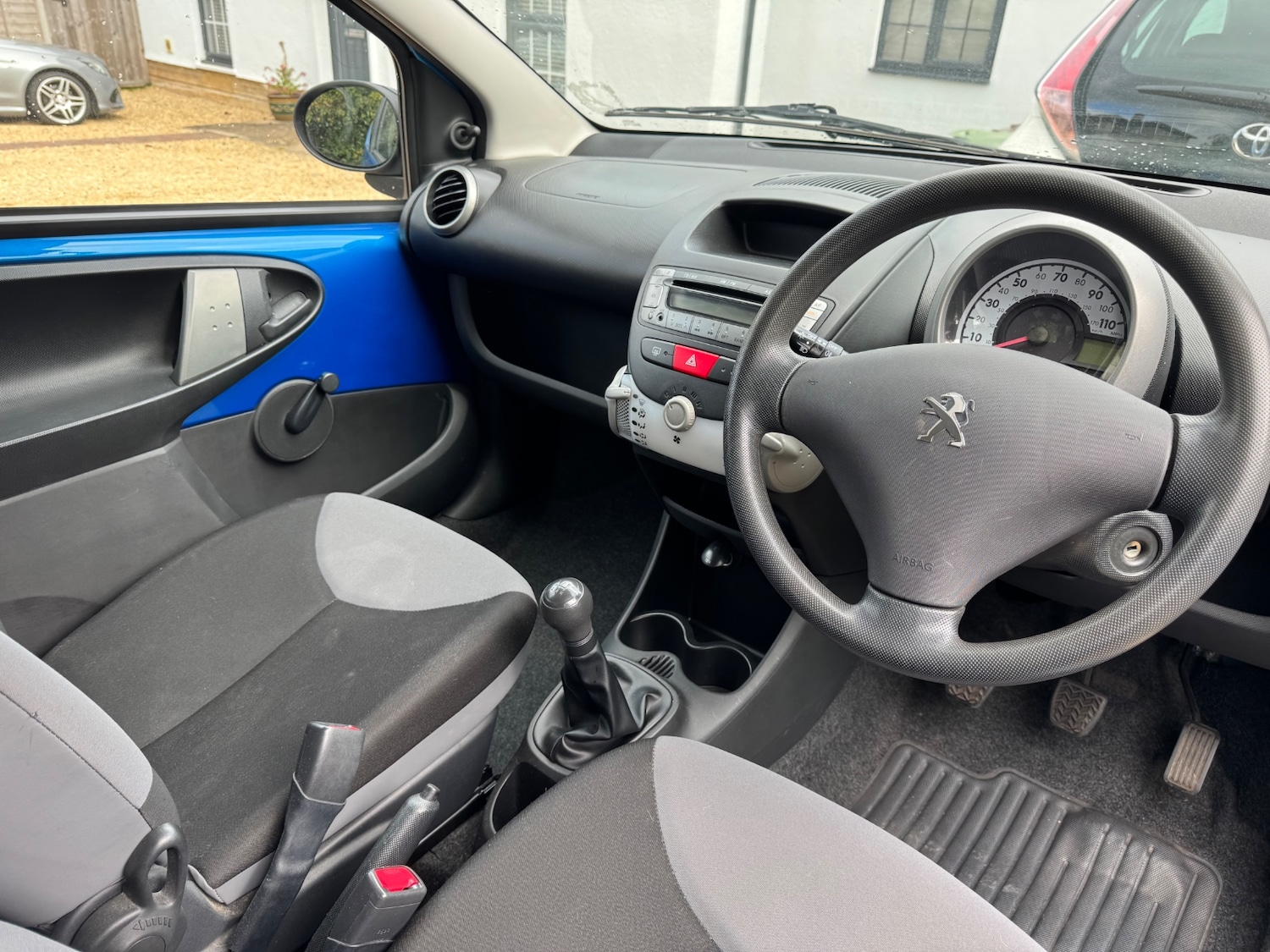 Used Peugeot 107 2012 for sale - 76385139: Photo 6
