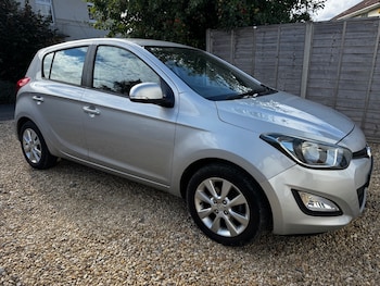 Used Hyundai i20 2012 for sale - 79548828: Photo