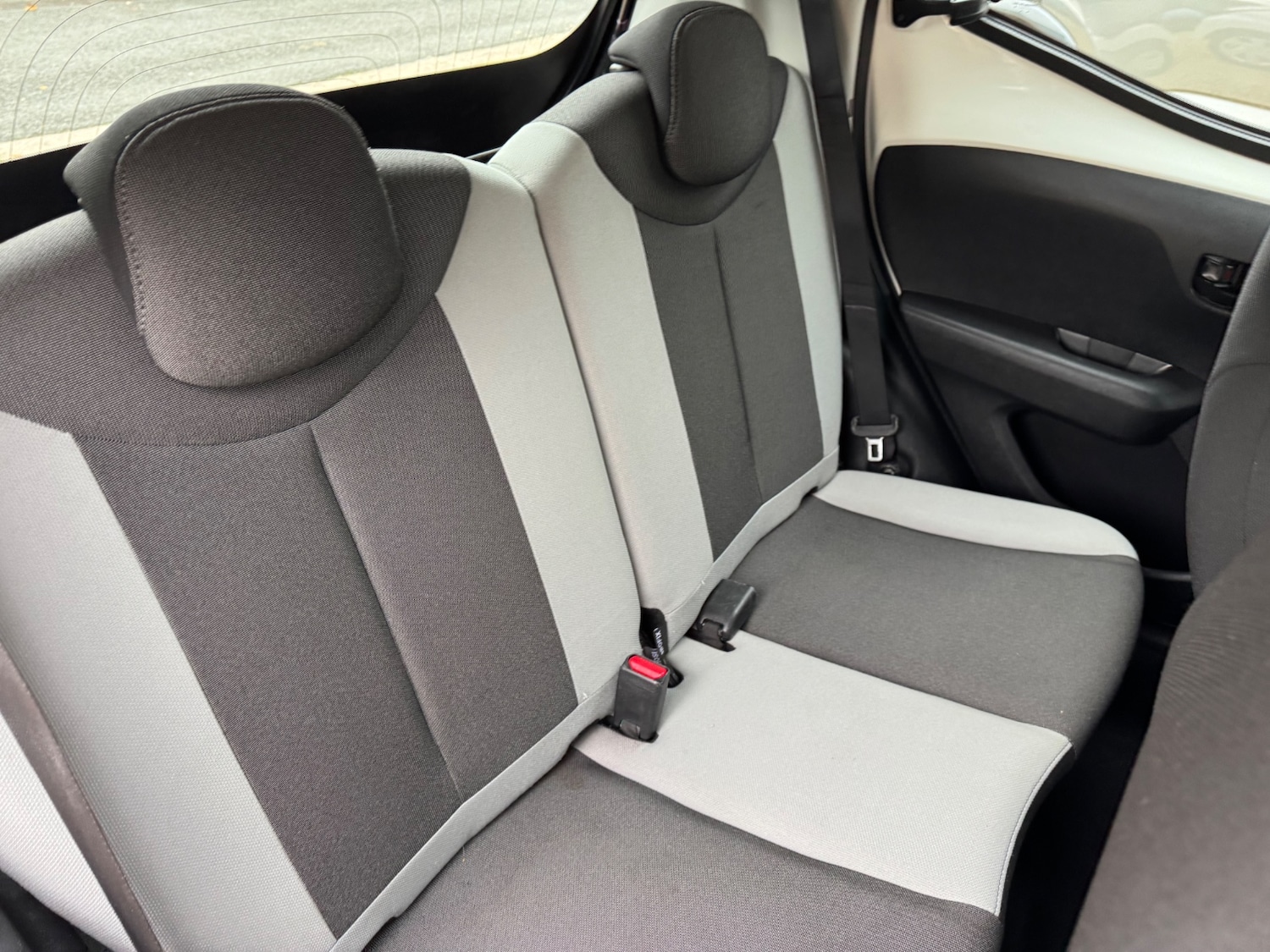 Used Toyota AYGO 2015 for sale - 76454802: Photo 12