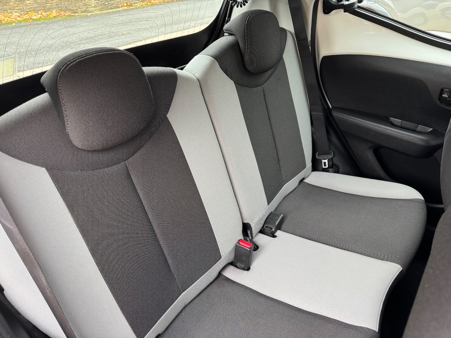 Used Toyota AYGO 2015 for sale - 76454802: Photo 13