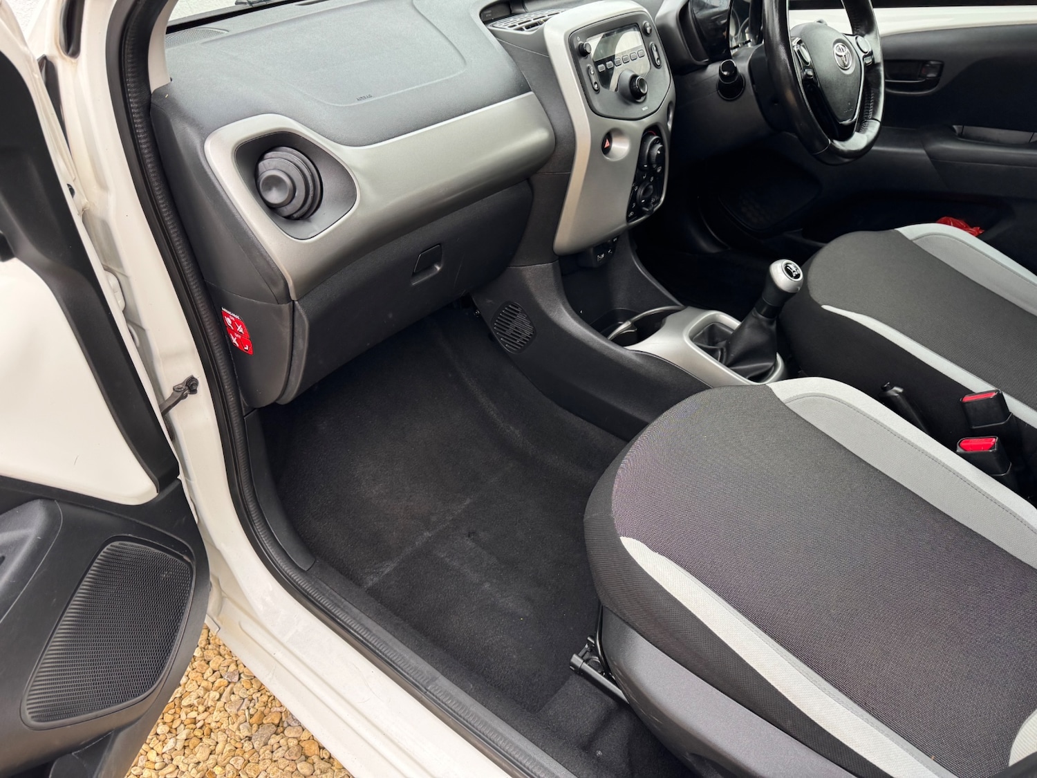 Used Toyota AYGO 2015 for sale - 76454802: Photo 19