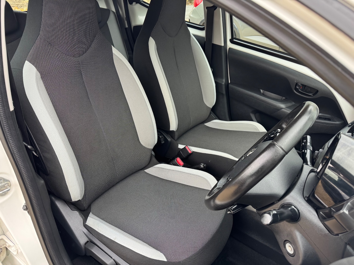 Used Toyota AYGO 2015 for sale - 76454802: Photo 9