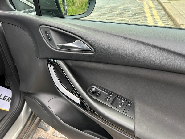 Used Vauxhall Astra 2017 for sale - 76041549: Photo 16