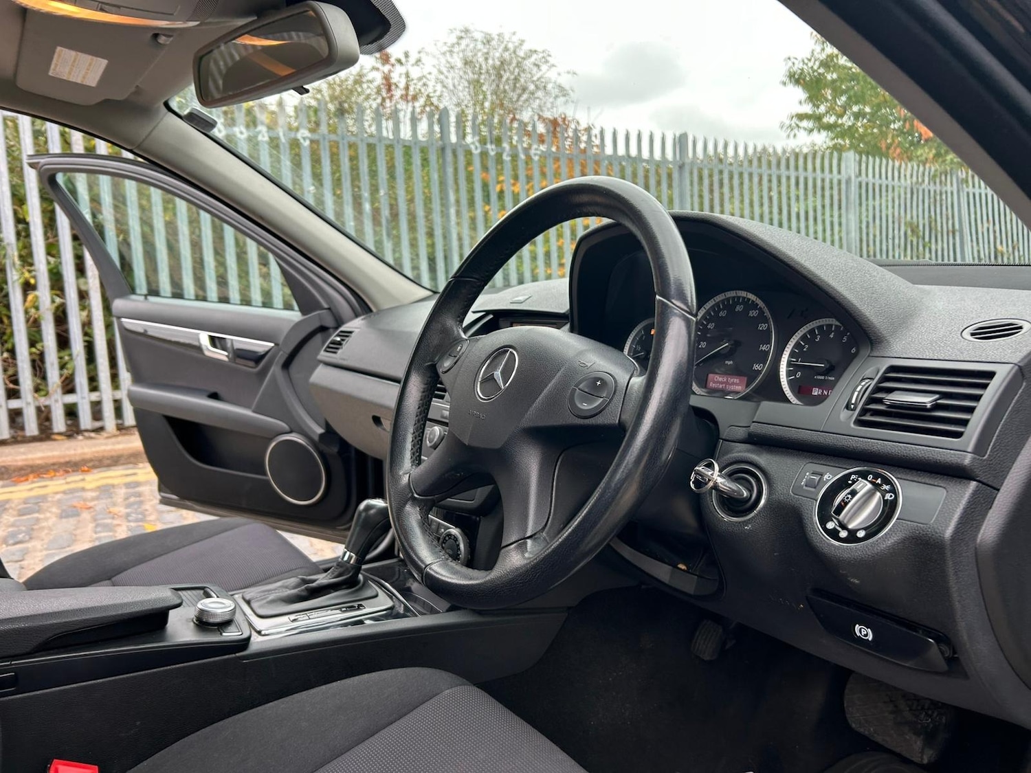 Used Mercedes-Benz C Class 2009 for sale - 76253442: Photo 18