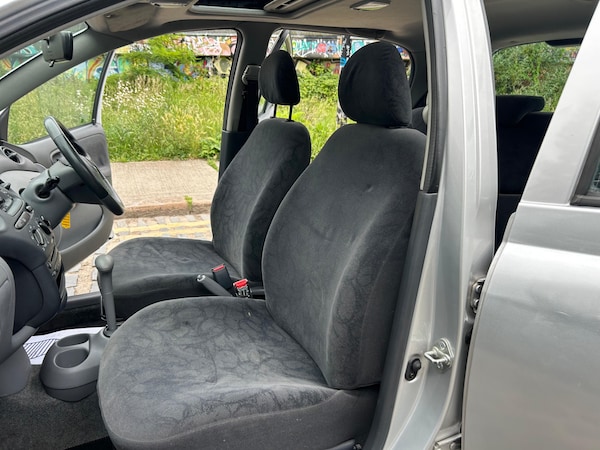 Used Toyota Yaris 2003 for sale - 74929755: Photo 16