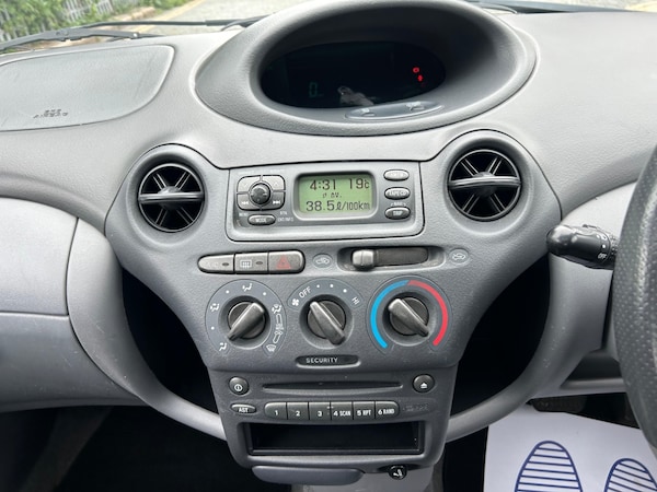 Used Toyota Yaris 2003 for sale - 74929755: Photo 22