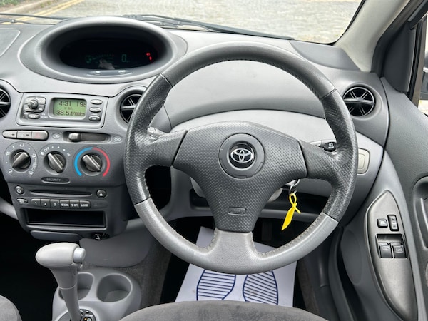 Used Toyota Yaris 2003 for sale - 74929755: Photo 26