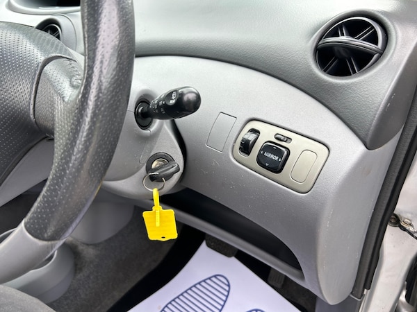 Used Toyota Yaris 2003 for sale - 74929755: Photo 27