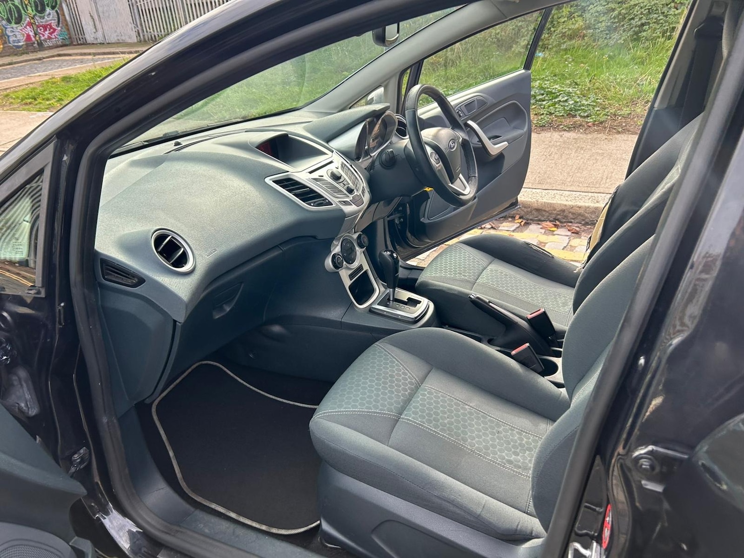 Used Ford Fiesta 2009 for sale - 76340548: Photo 14