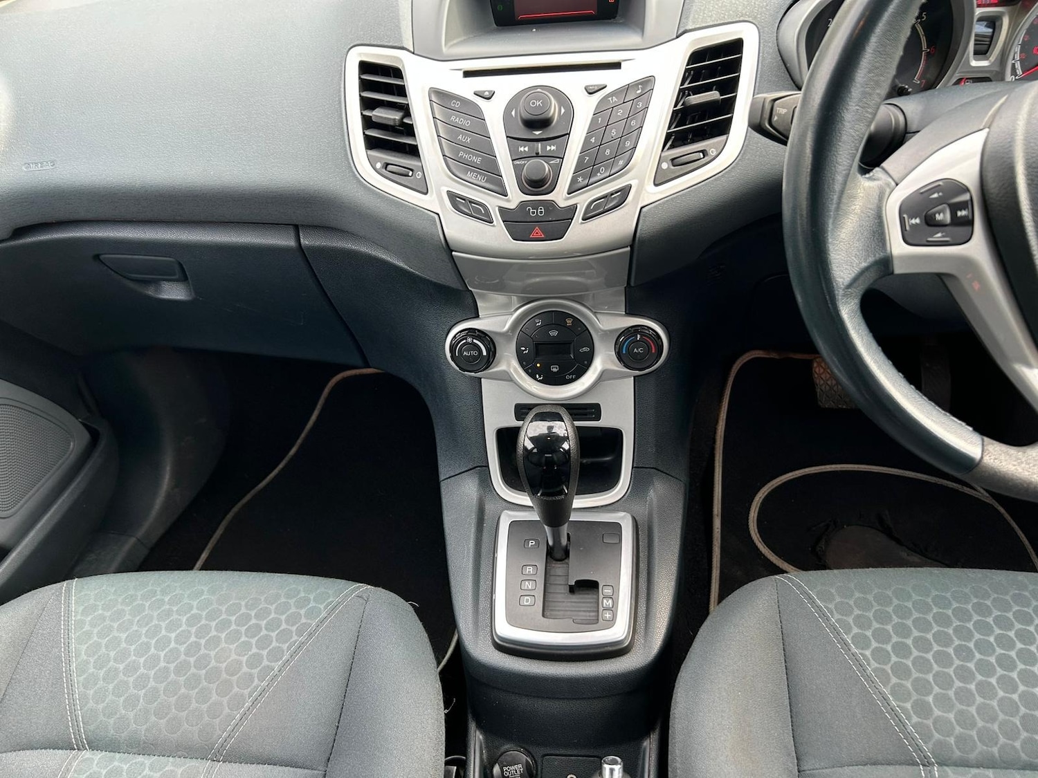 Used Ford Fiesta 2009 for sale - 76340548: Photo 24