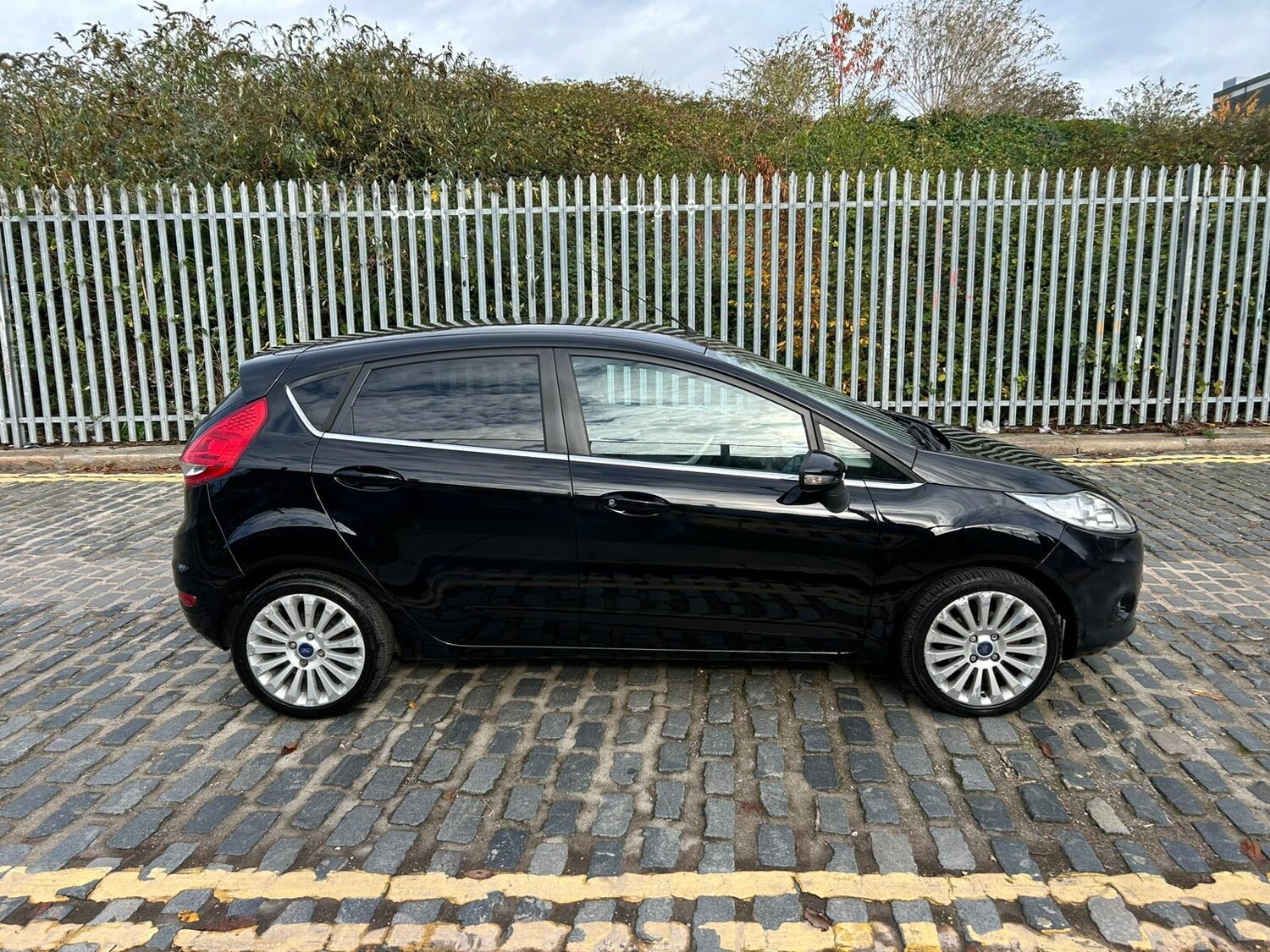 Used Ford Fiesta 2009 for sale - 76340548: Photo 9
