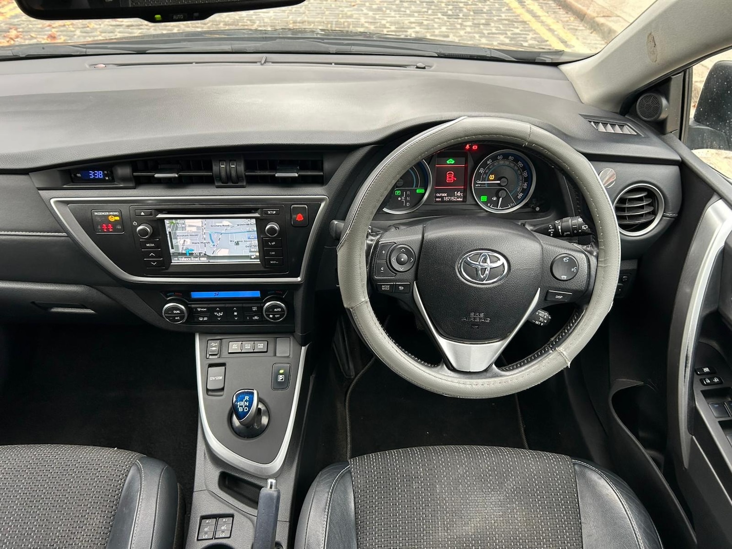 Used Toyota Auris 2015 for sale - 76257974: Photo 2