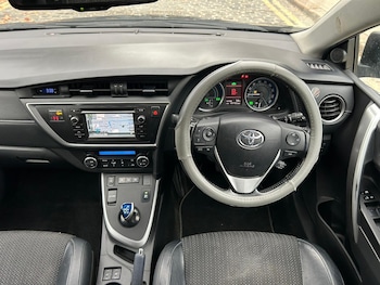 Used Toyota Auris 2015 for sale - 76257974: Photo 2