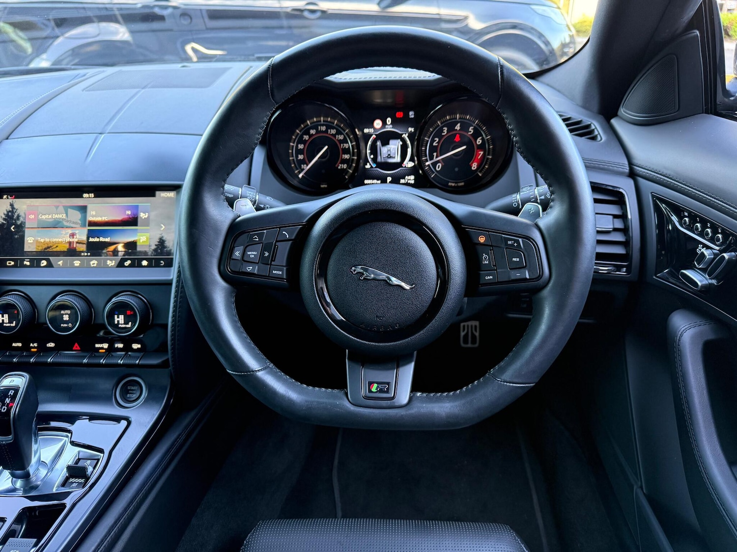 Used Jaguar F-Type 2018 for sale - 76440447: Photo 12