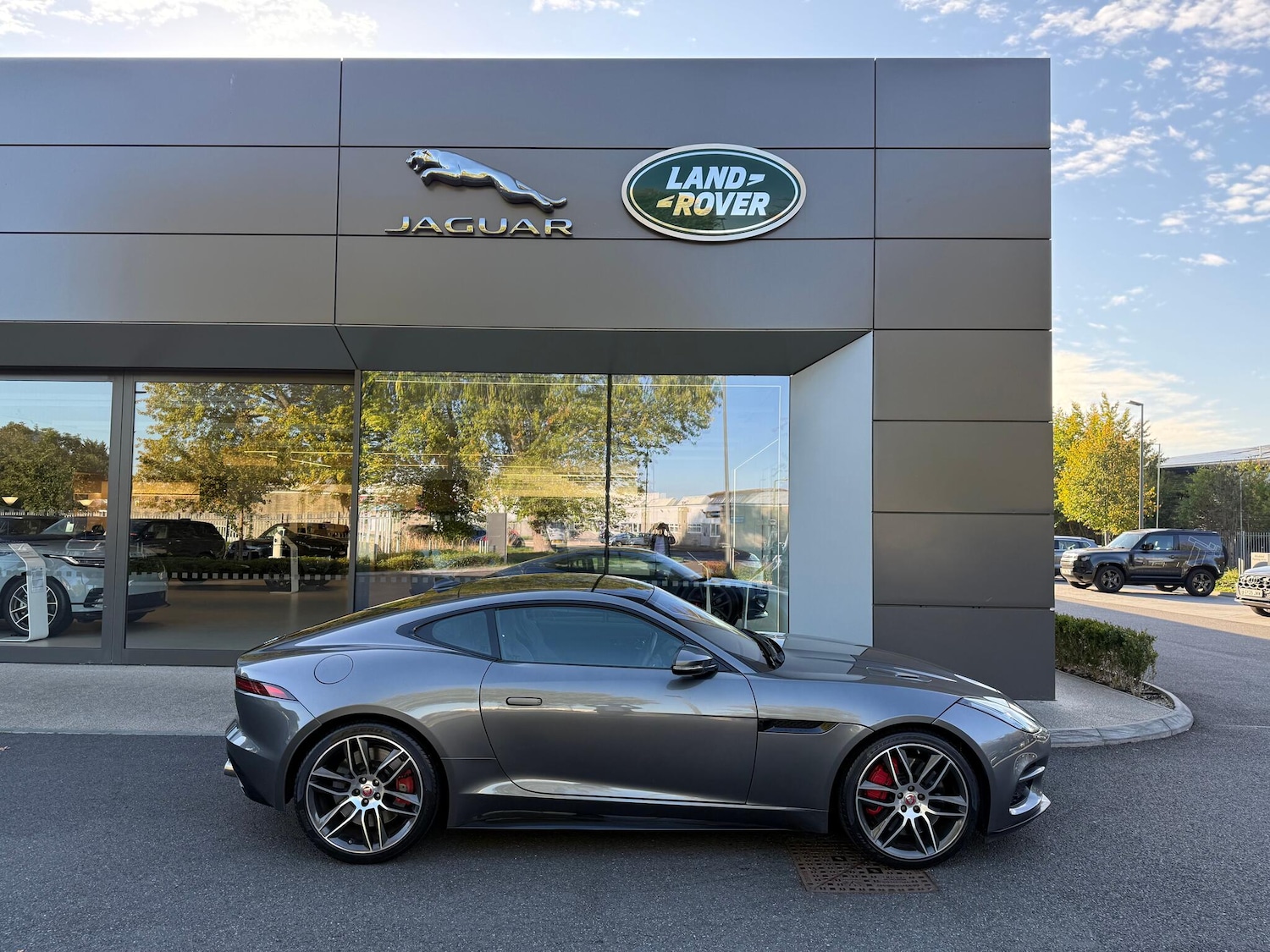 Used Jaguar F-Type 2018 for sale - 76440447: Photo 2