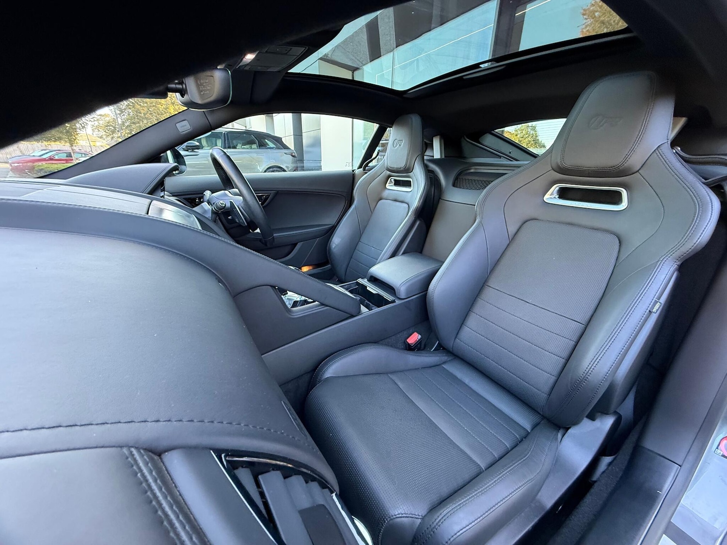 Used Jaguar F-Type 2018 for sale - 76440447: Photo 44