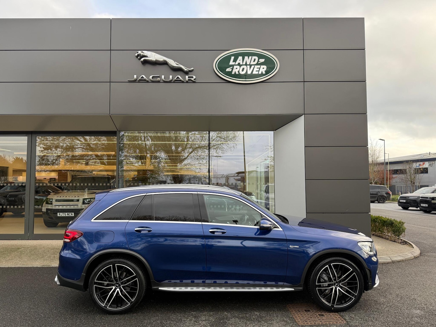 Used Mercedes-Benz GLC 2021 for sale - 76561990: Photo 2