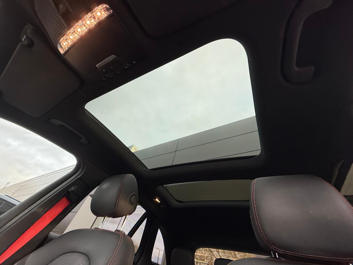 Used Mercedes-Benz GLC 2021 for sale - 76561990: Photo 5