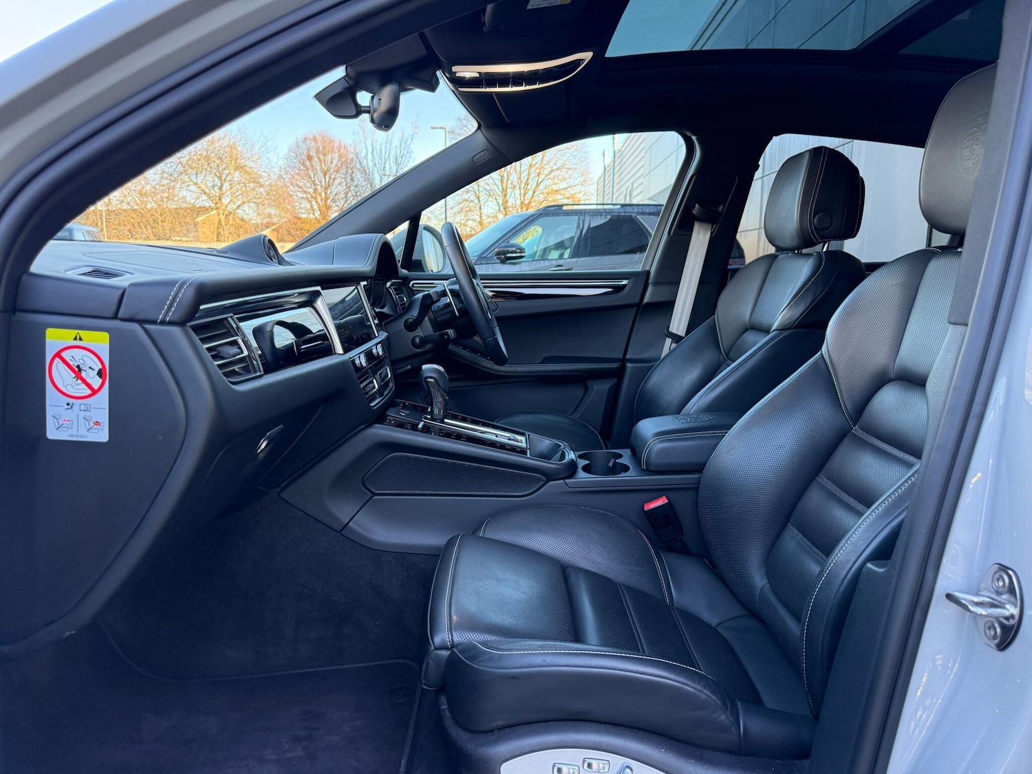 Used Porsche Macan 2023 for sale - 76800905: Photo 10