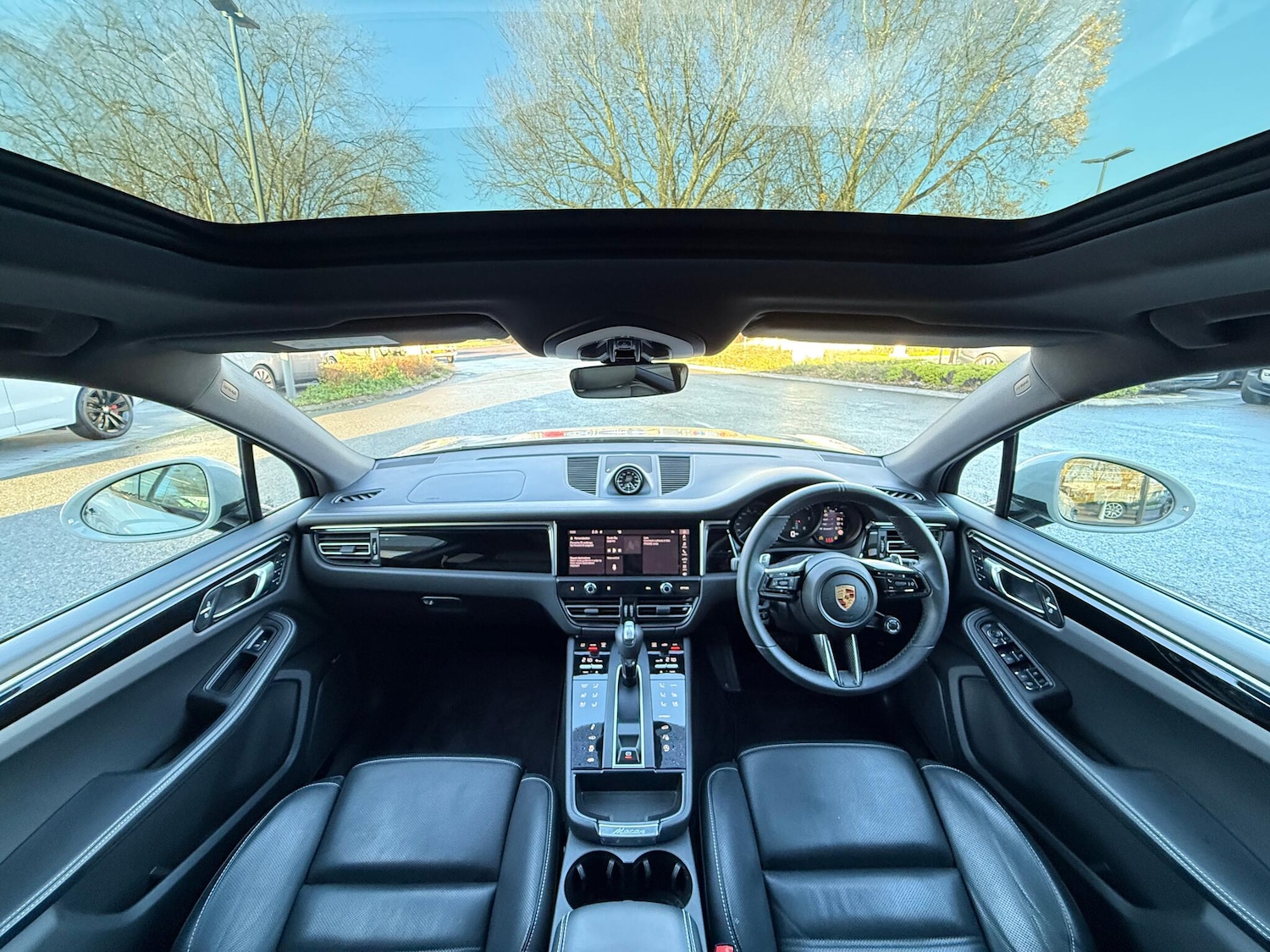 Used Porsche Macan 2023 for sale - 76800905: Photo 3