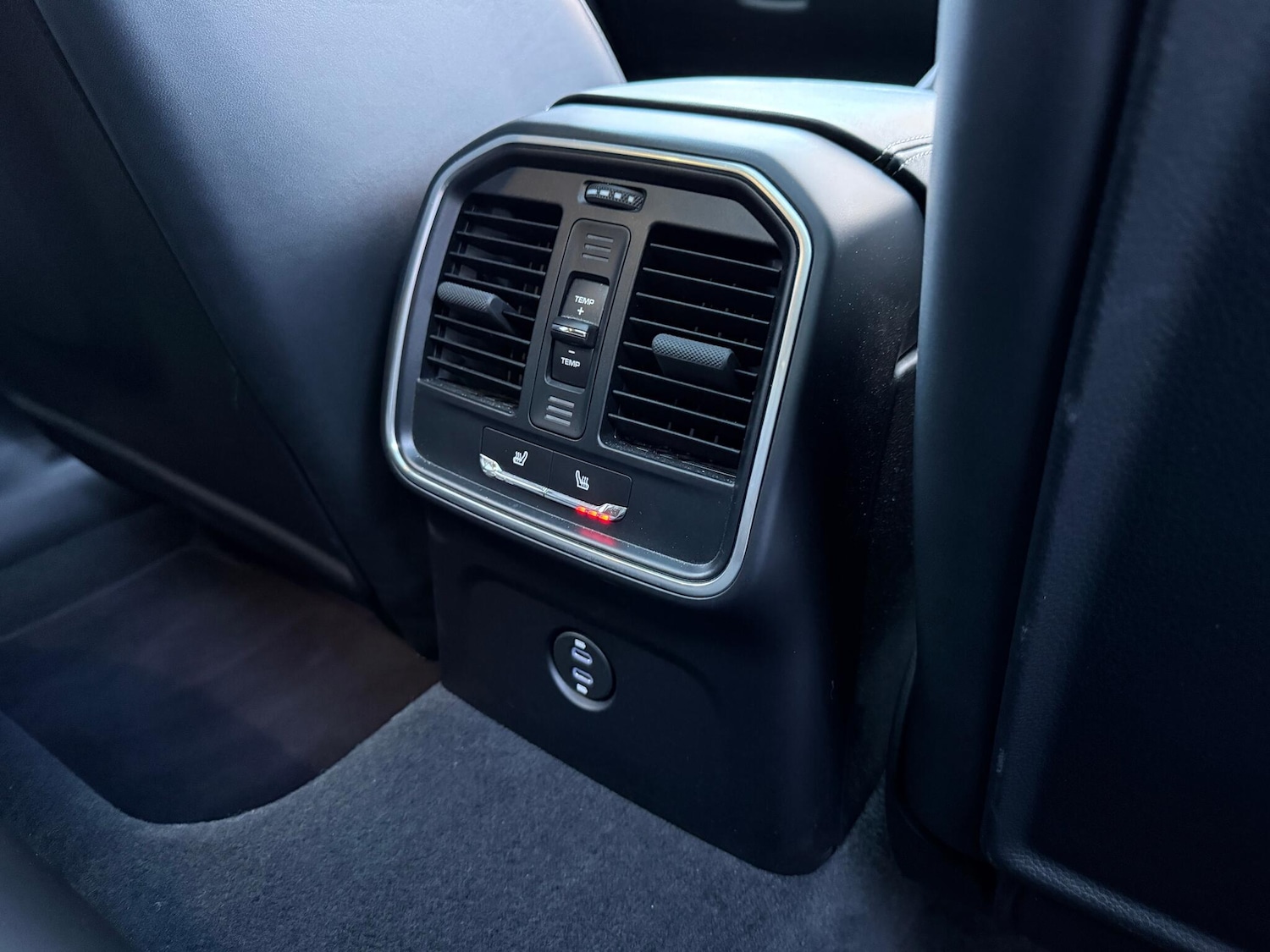 Used Porsche Macan 2023 for sale - 76800905: Photo 33