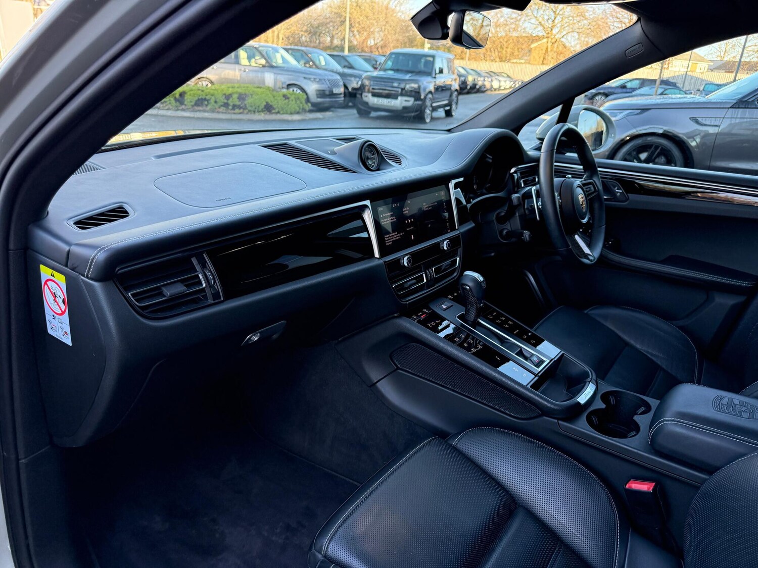 Used Porsche Macan 2023 for sale - 76800905: Photo 46