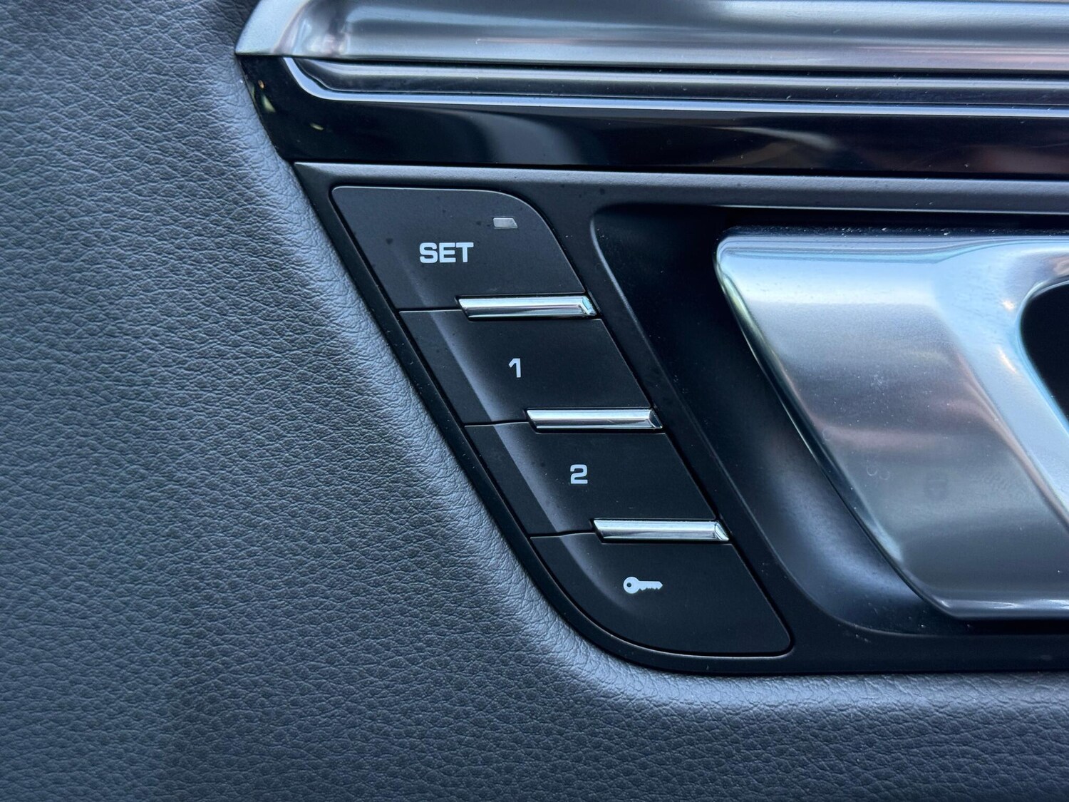 Used Porsche Macan 2023 for sale - 76800905: Photo 50