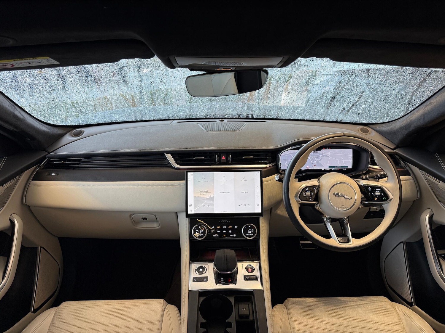 Used Jaguar F-Pace 2023 for sale - 77454760: Photo 3