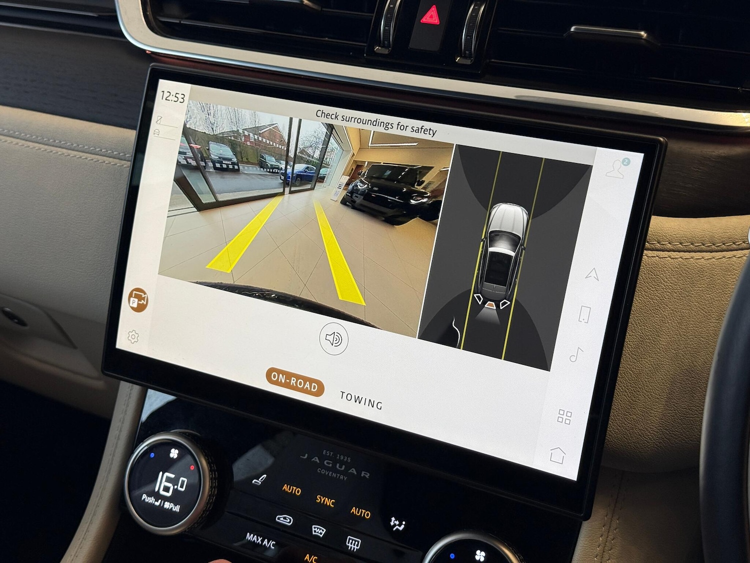 Used Jaguar F-Pace 2023 for sale - 77454760: Photo 4