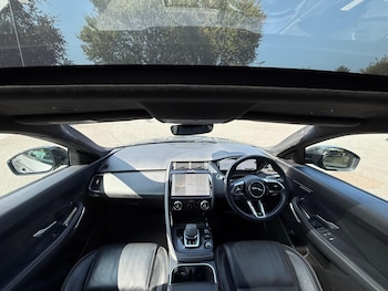 Used Jaguar E-Pace 2021 for sale - 75609743: Photo