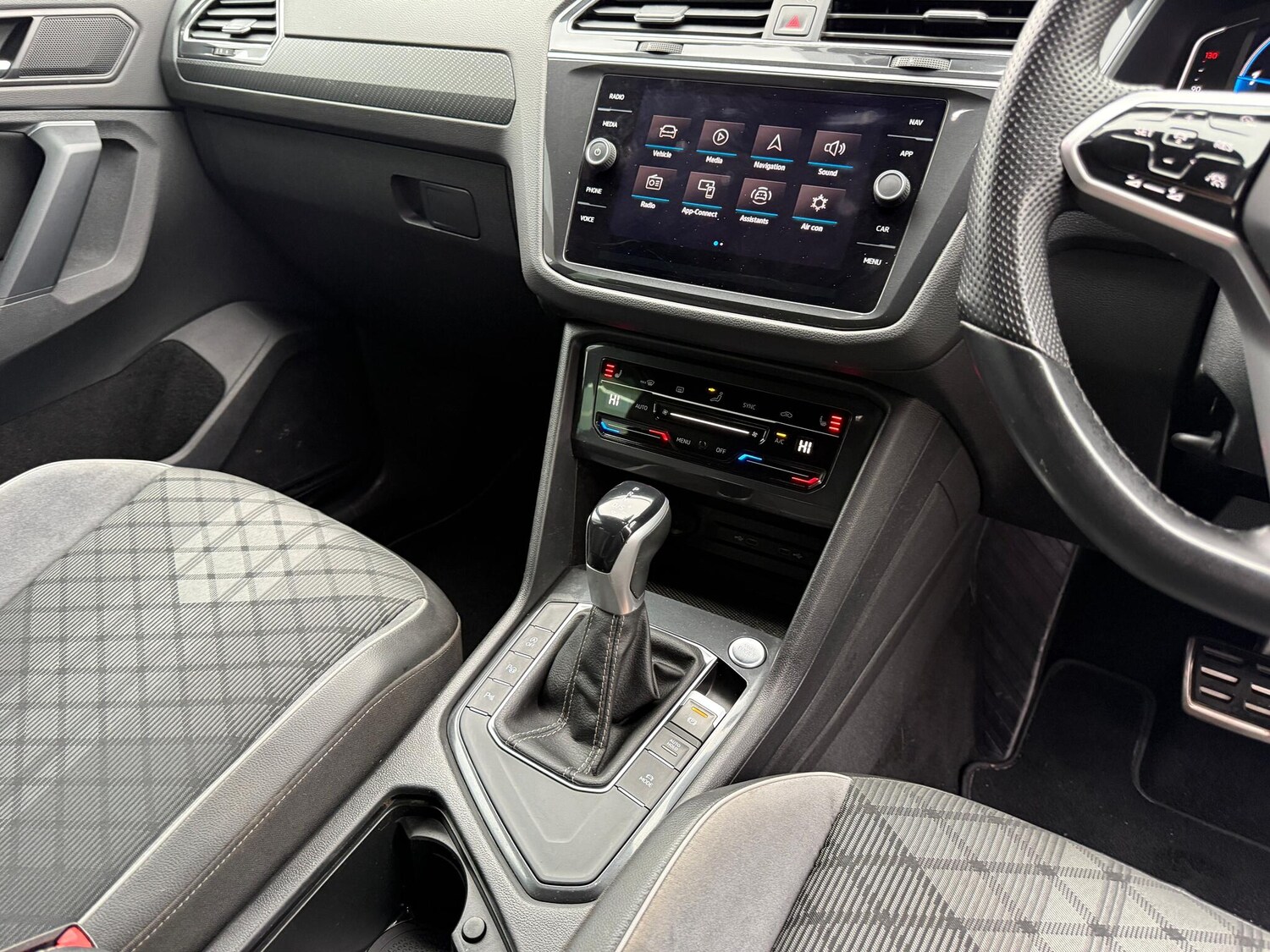 Used Volkswagen Tiguan 2023 for sale - 77612926: Photo 16