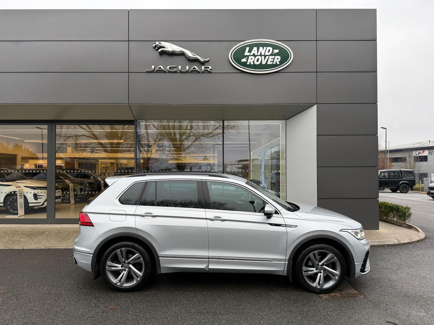 Used Volkswagen Tiguan 2023 for sale - 77612926: Photo 2