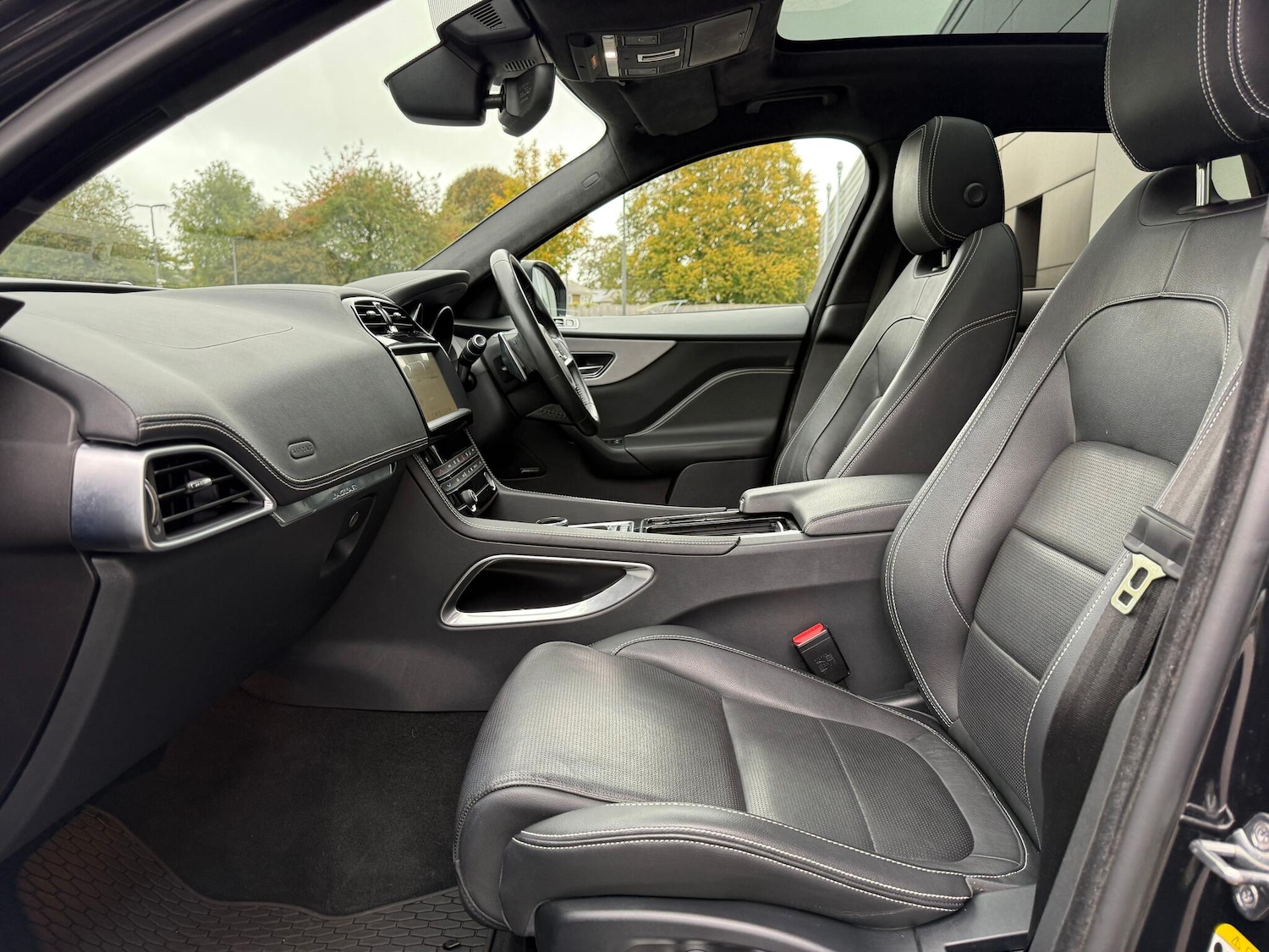 Used Jaguar F-Pace 2019 for sale - 76296110: Photo 10