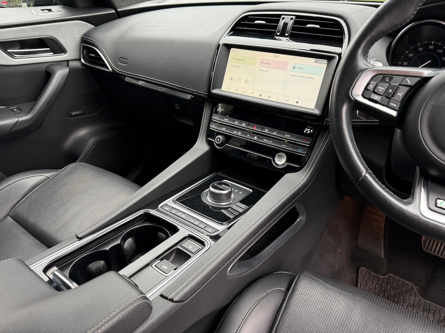 Used Jaguar F-Pace 2019 for sale - 76296110: Photo 19