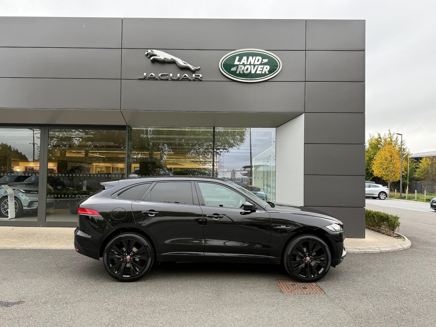 Used Jaguar F-Pace 2019 for sale - 76296110: Photo 2