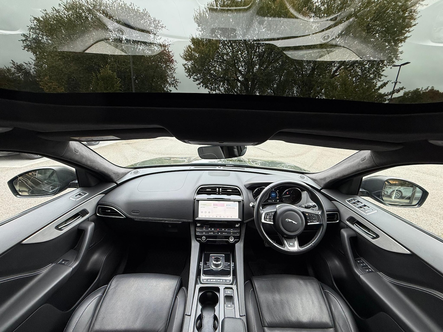 Used Jaguar F-Pace 2019 for sale - 76296110: Photo 3