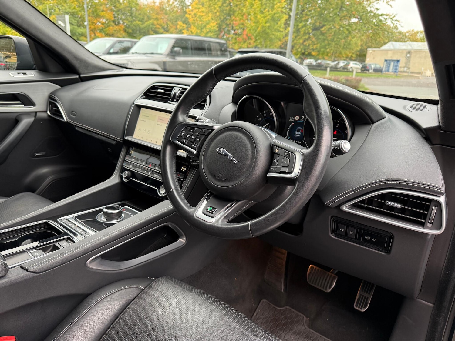 Used Jaguar F-Pace 2019 for sale - 76296110: Photo 31