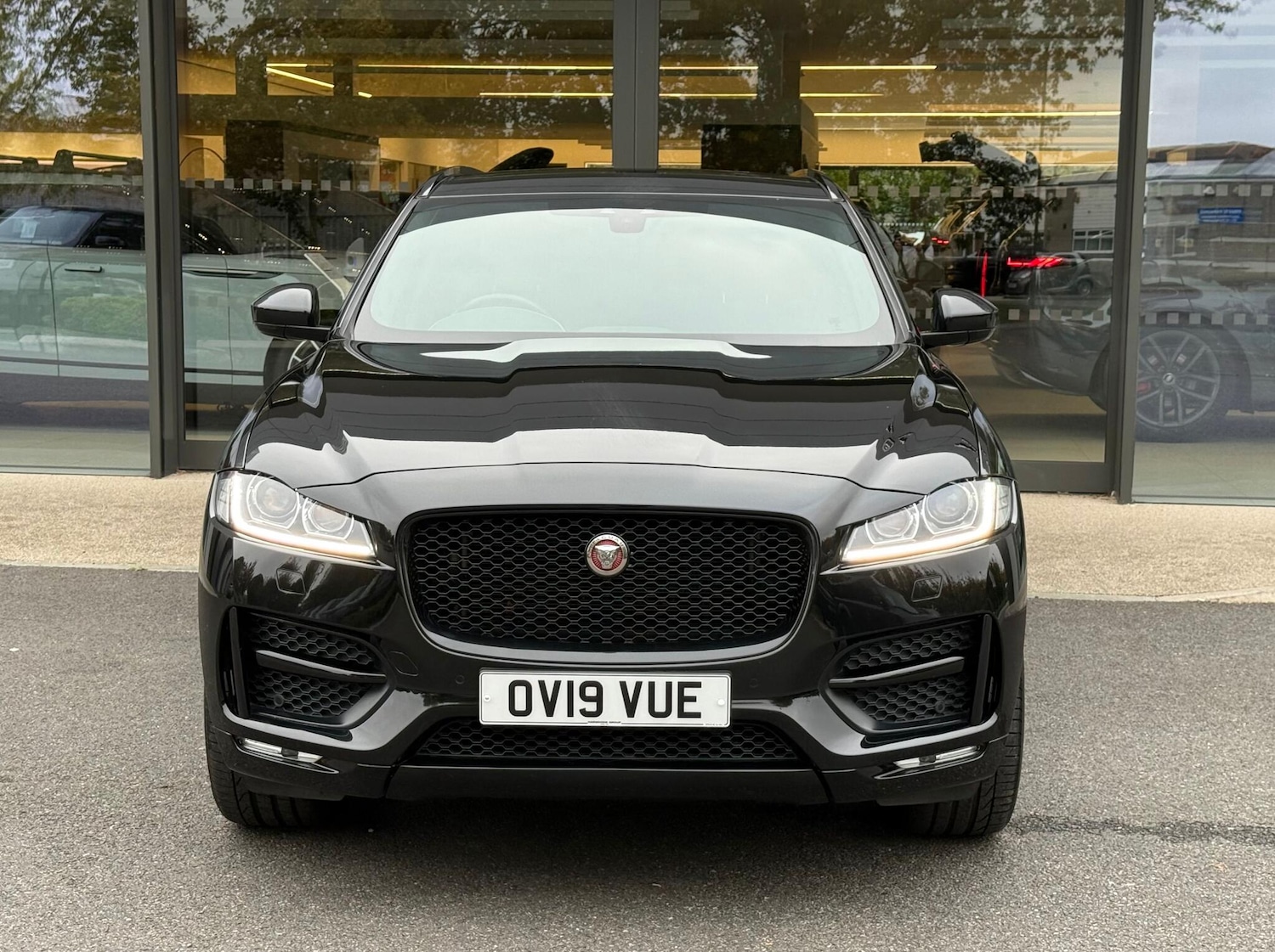 Used Jaguar F-Pace 2019 for sale - 76296110: Photo 8