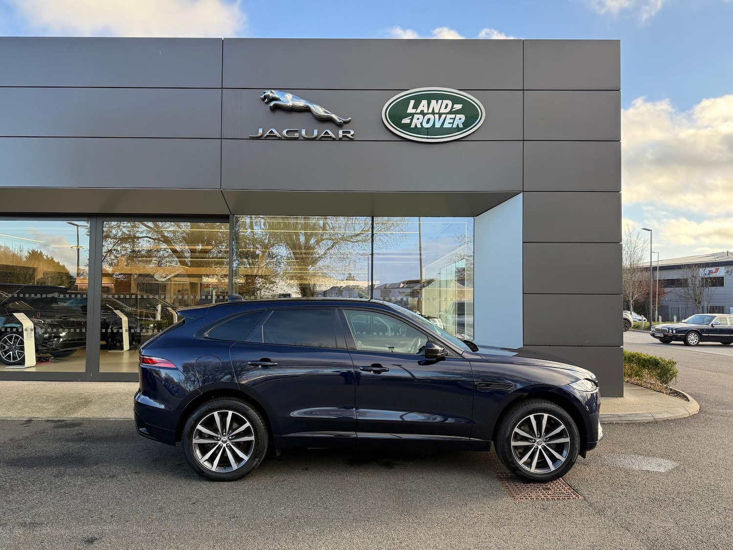 Used Jaguar F-Pace 2024 for sale - 76423367: Photo 2