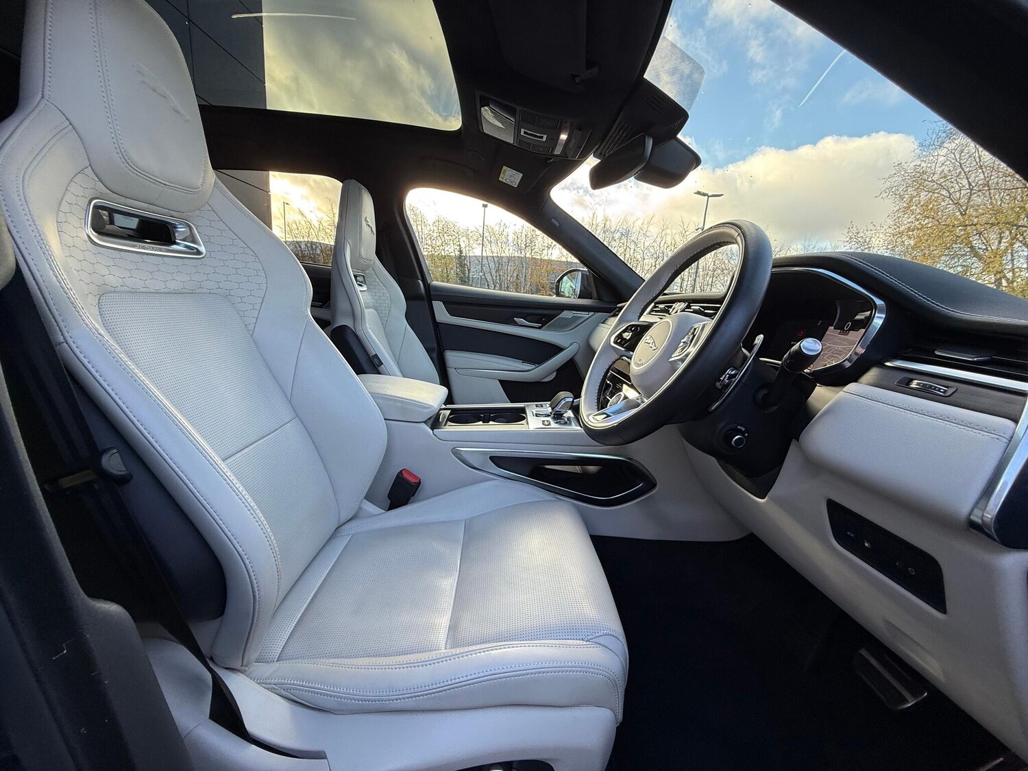 Used Jaguar F-Pace 2024 for sale - 76423367: Photo 9